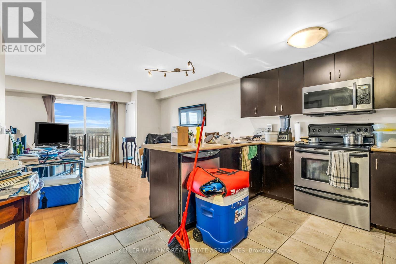 401 - 41 Goodwin Drive, Guelph, Ontario  N1L 0E5 - Photo 4 - X12120945