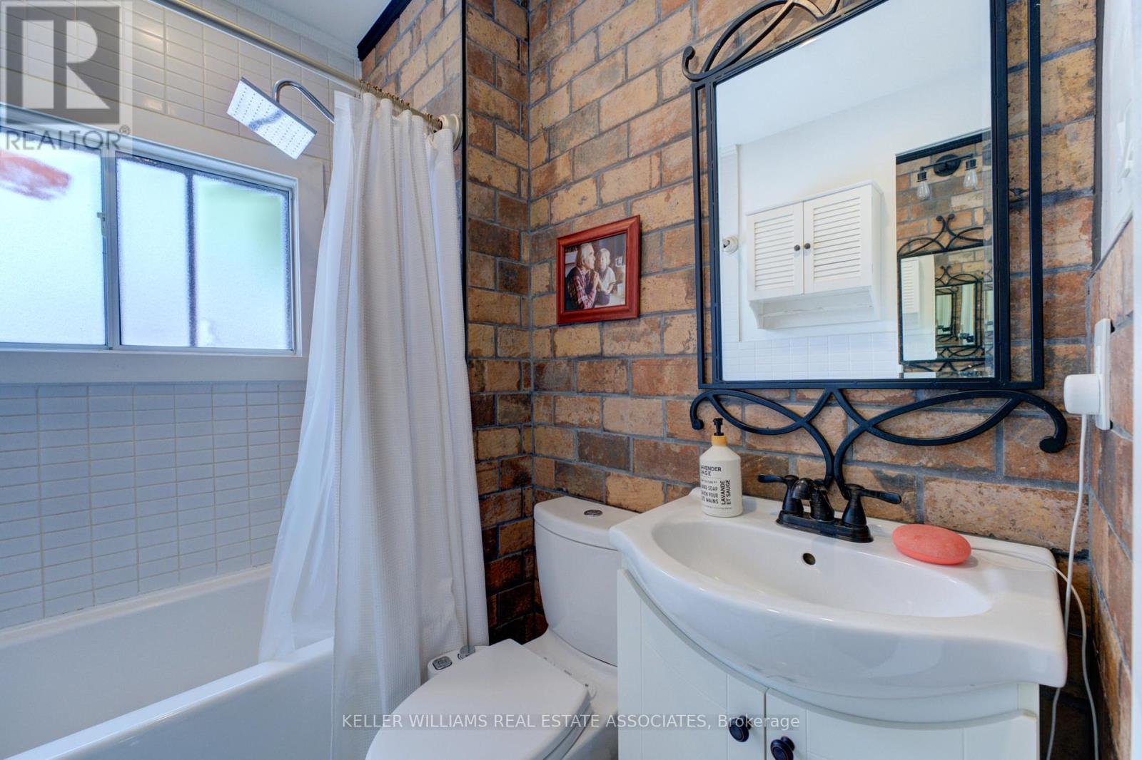 721 Cannon Street E, Hamilton, Ontario  L8L 2H1 - Photo 14 - X12120984