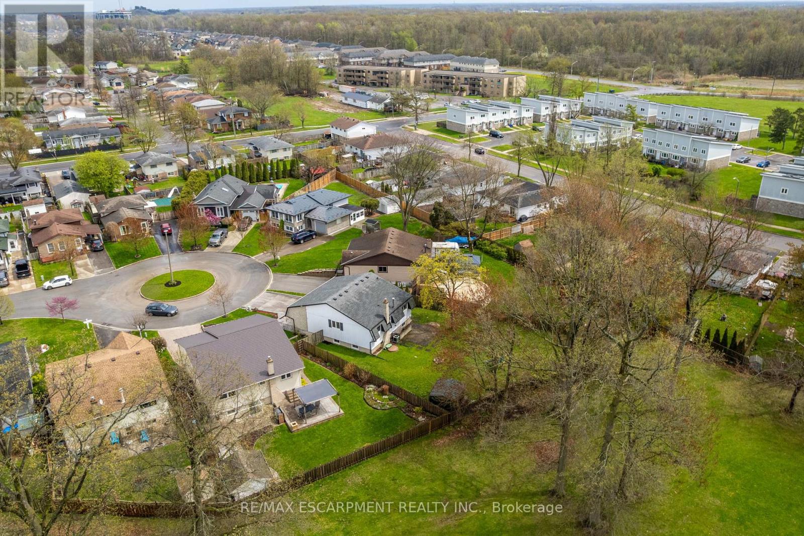 7623 Rainbow Crescent, Niagara Falls (Marineland), Ontario  L2G 7K5 - Photo 28 - X12120987