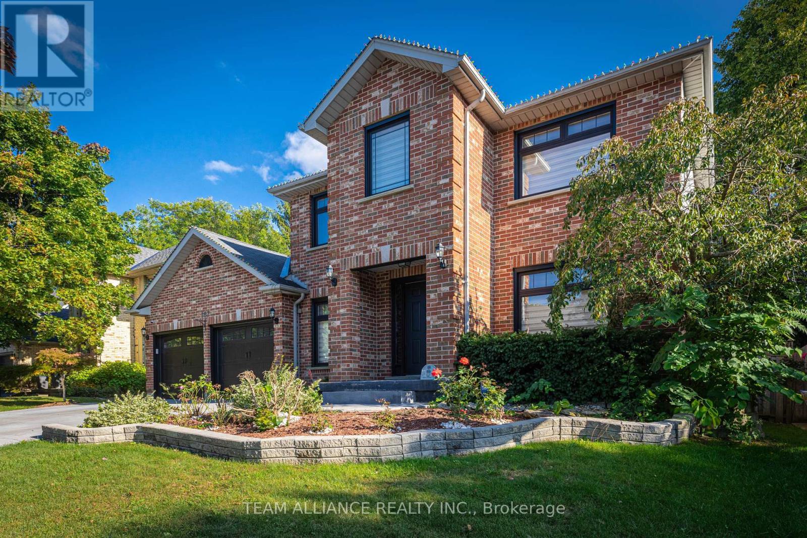 Property at 167 SUNNYSIDE DRIVE image 2