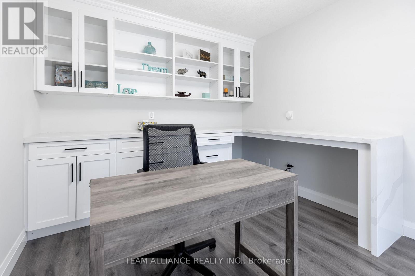 Property at 167 SUNNYSIDE DRIVE image 3