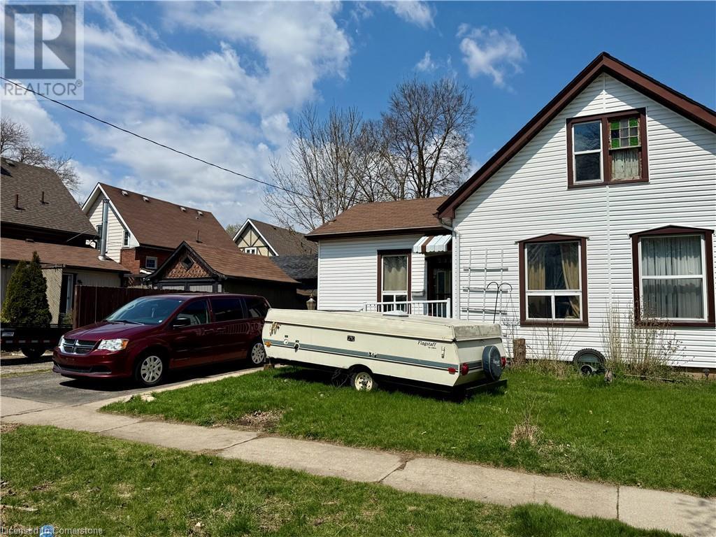 228 Nelson Street, Brantford, Ontario  N3S 4C4 - Photo 2 - 40720657