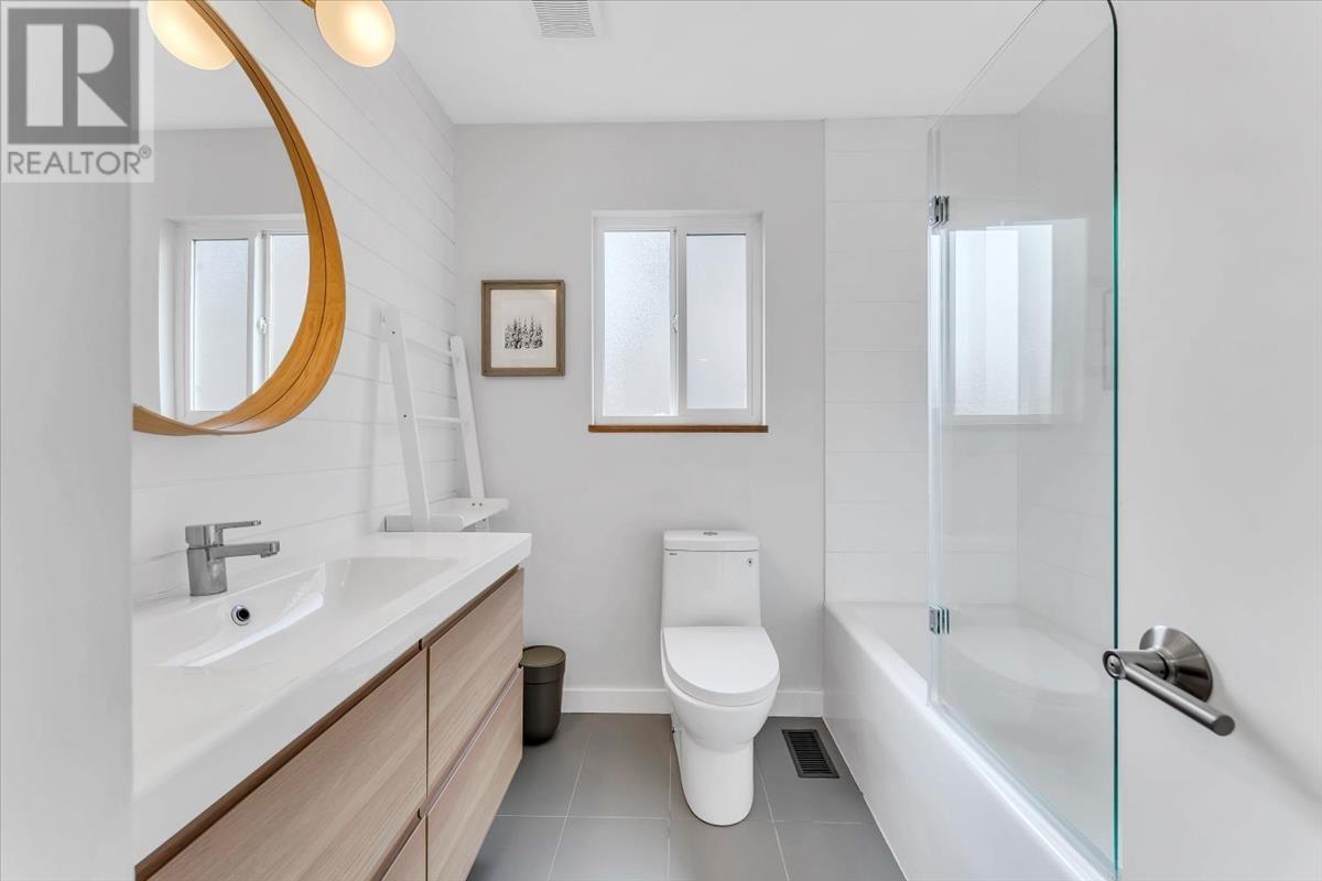 2942 E Georgia Street, Vancouver, British Columbia  V5K 2K6 - Photo 16 - R2997560