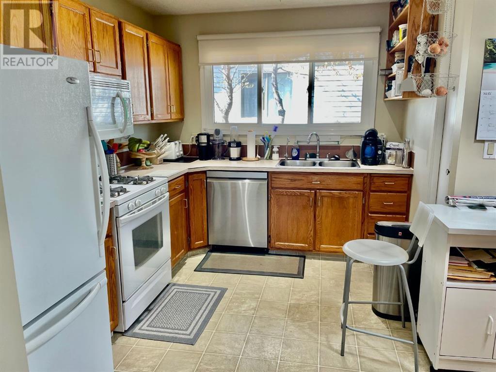 Property at 3515 33 Street SE image 4