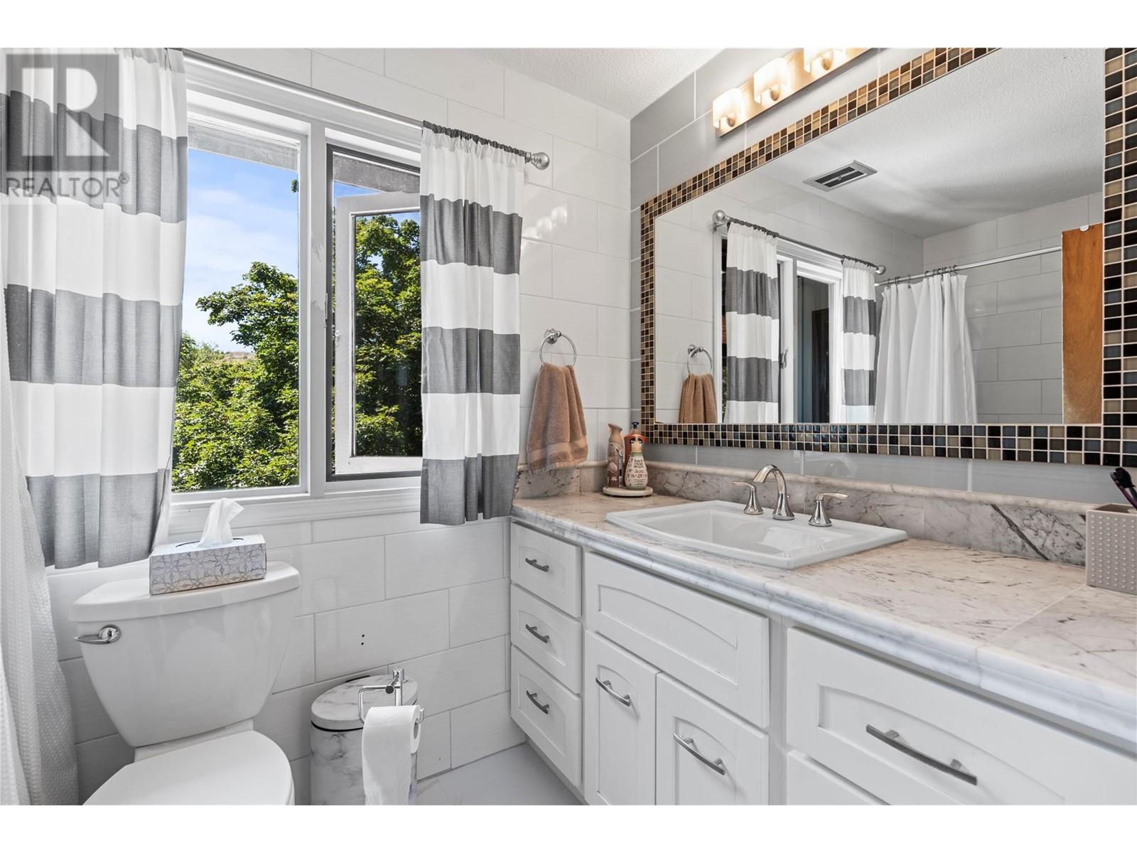 1451 Mountview Road, Vernon, British Columbia  V1B 3A5 - Photo 40 - 10346134
