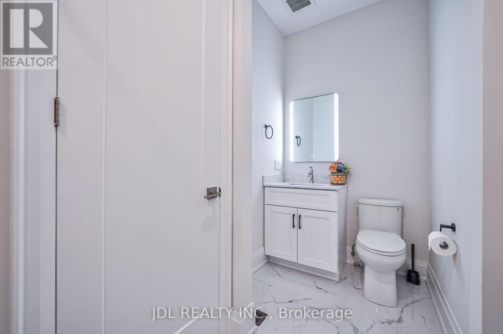 Room 1a - 133 Hillsview Drive, Richmond Hill, Ontario  L4C 2R4 - Photo 7 - N11916615