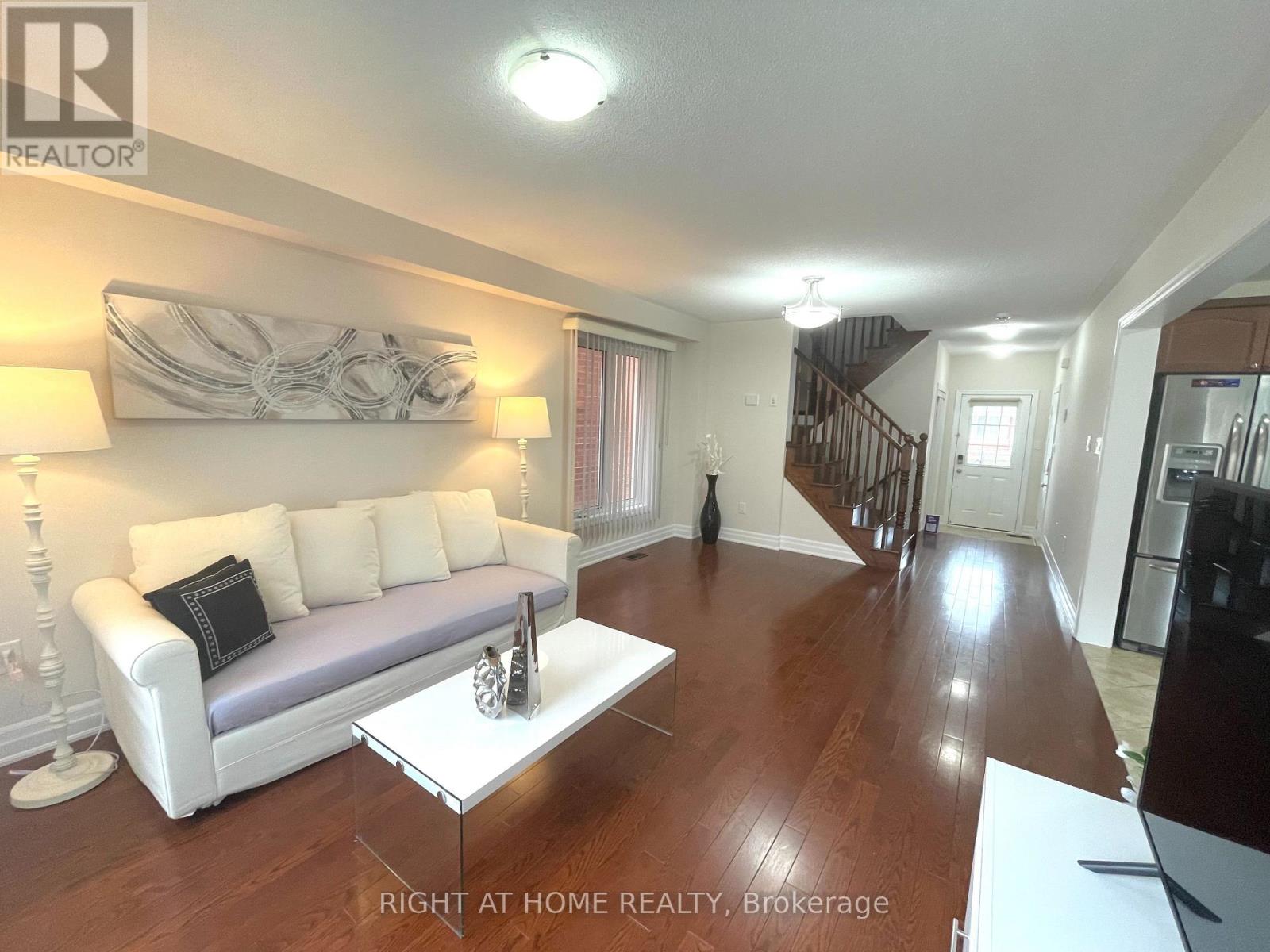 933 Asleton Boulevard, Milton, Ontario  L9T 8R8 - Photo 2 - W12052477