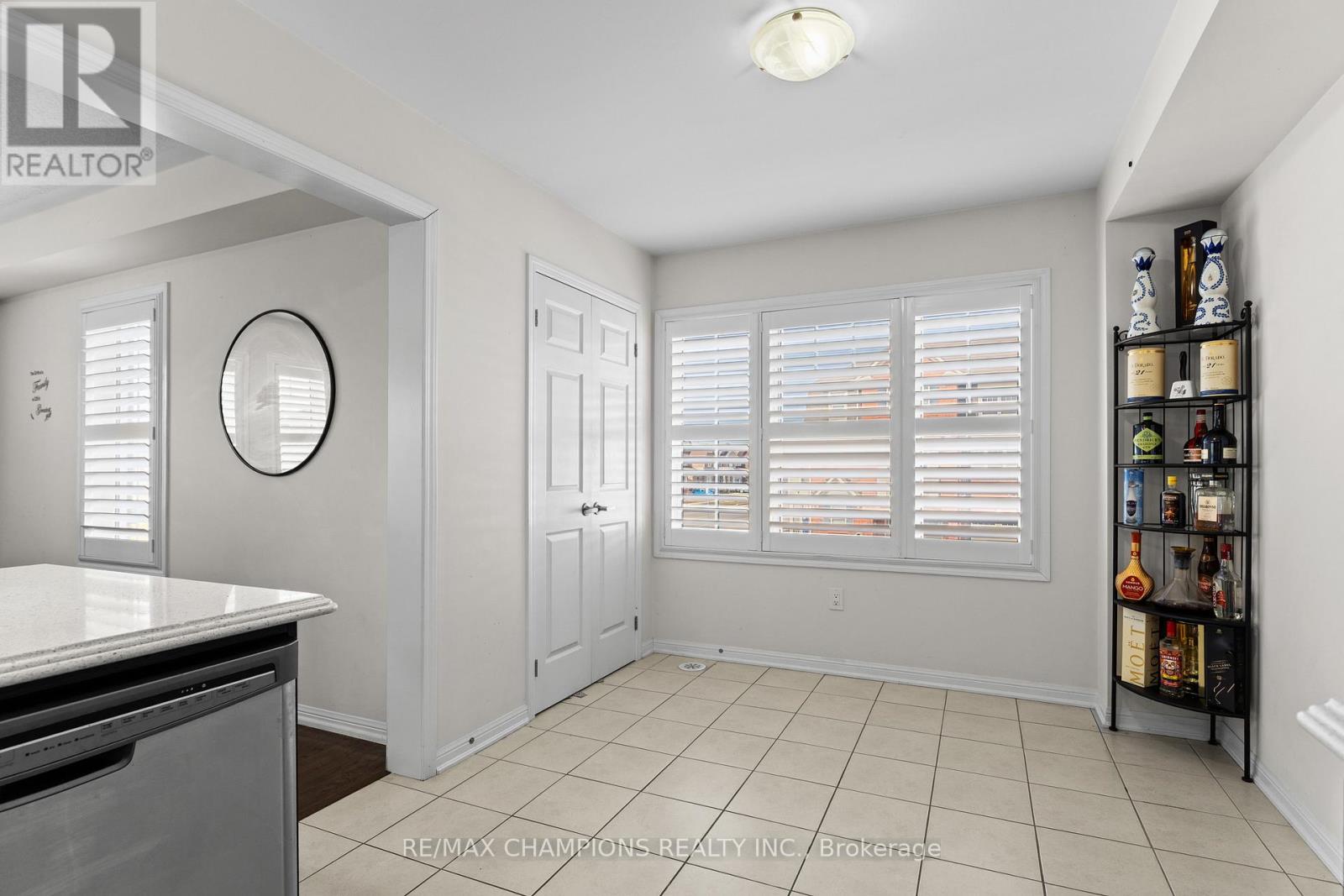 237 Drinkwater Road, Brampton, Ontario  L6Y 5W5 - Photo 10 - W12062600