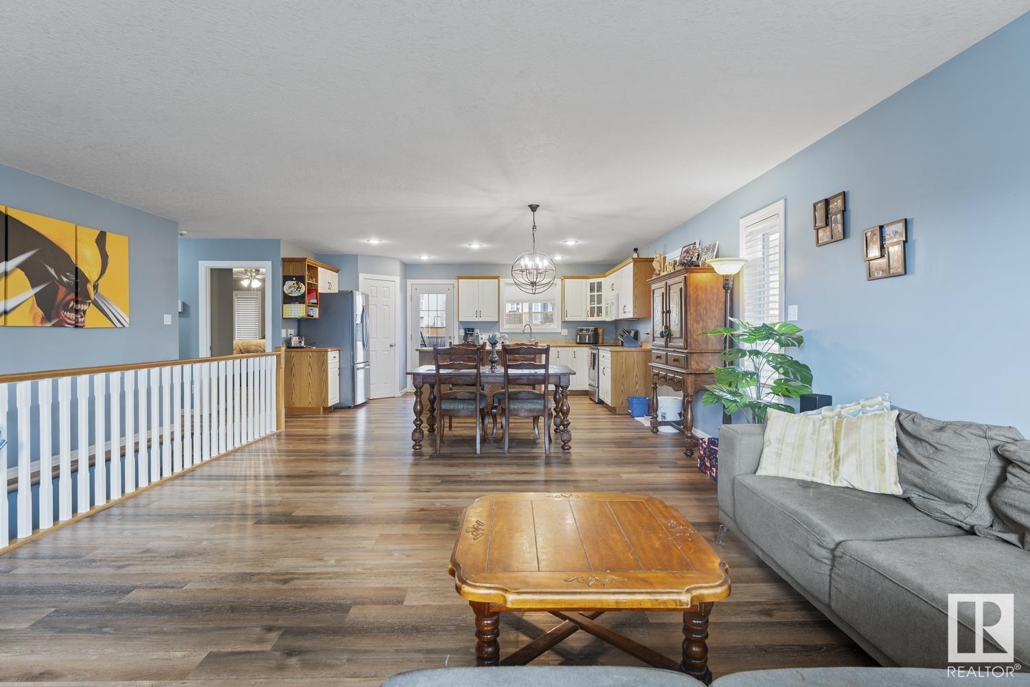 Property at 613 Willow CR image 5