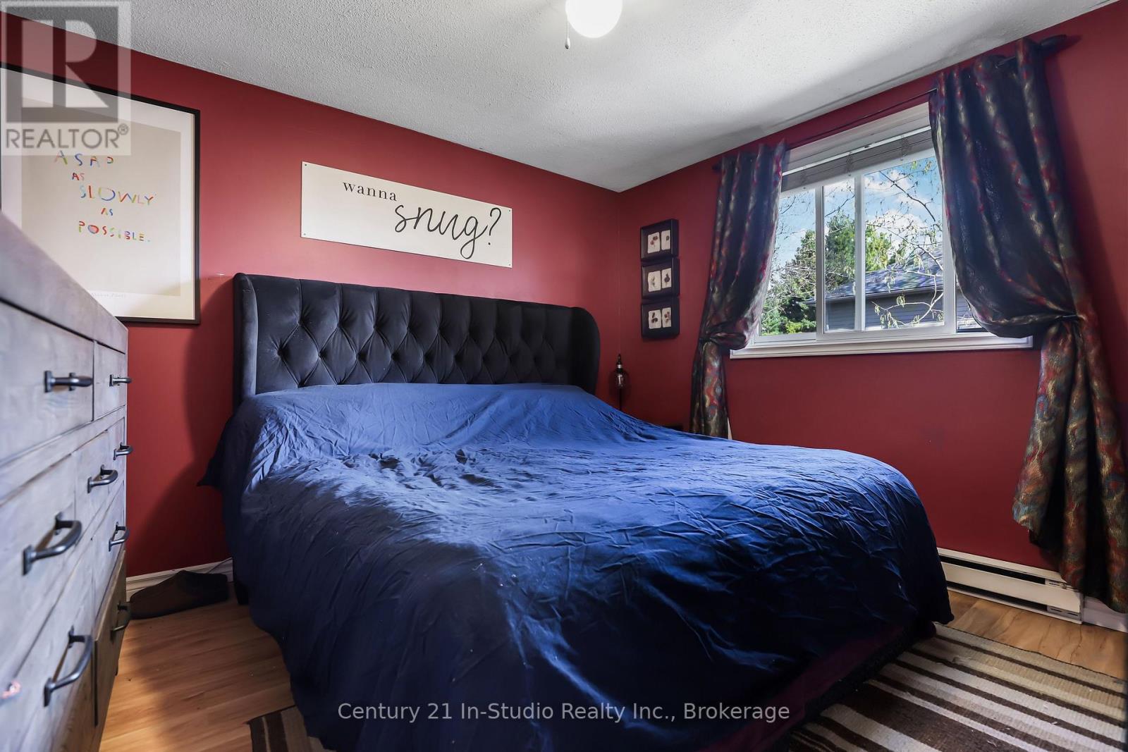 587 Scott Street, Kincardine, Ontario  N2Z 1V2 - Photo 11 - X12116488