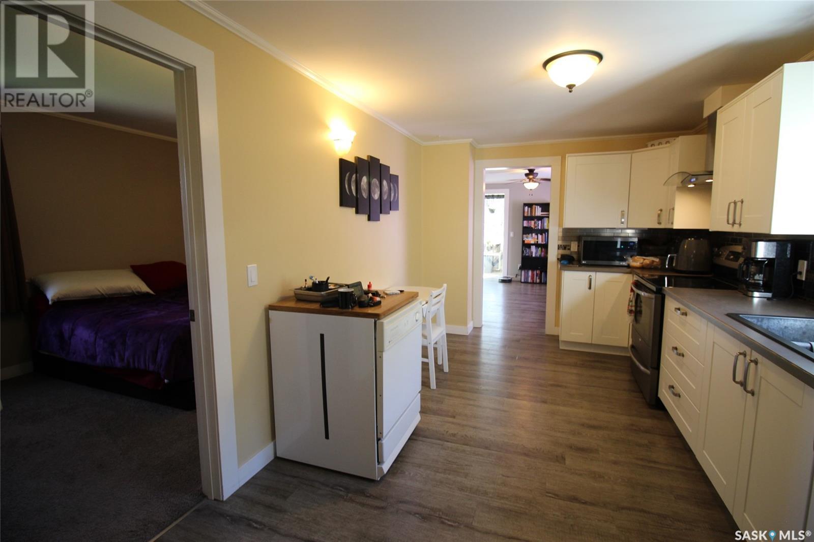 Property at 387 3rd AVENUE E image 5