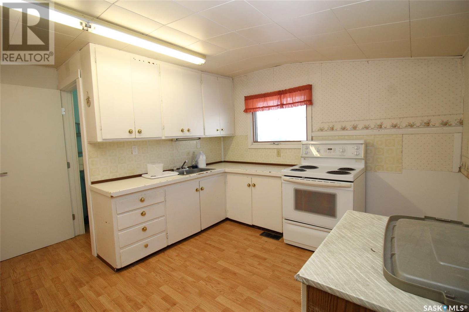 389 6th Avenue W, Shaunavon, Saskatchewan  S0N 2M0 - Photo 2 - SK004488