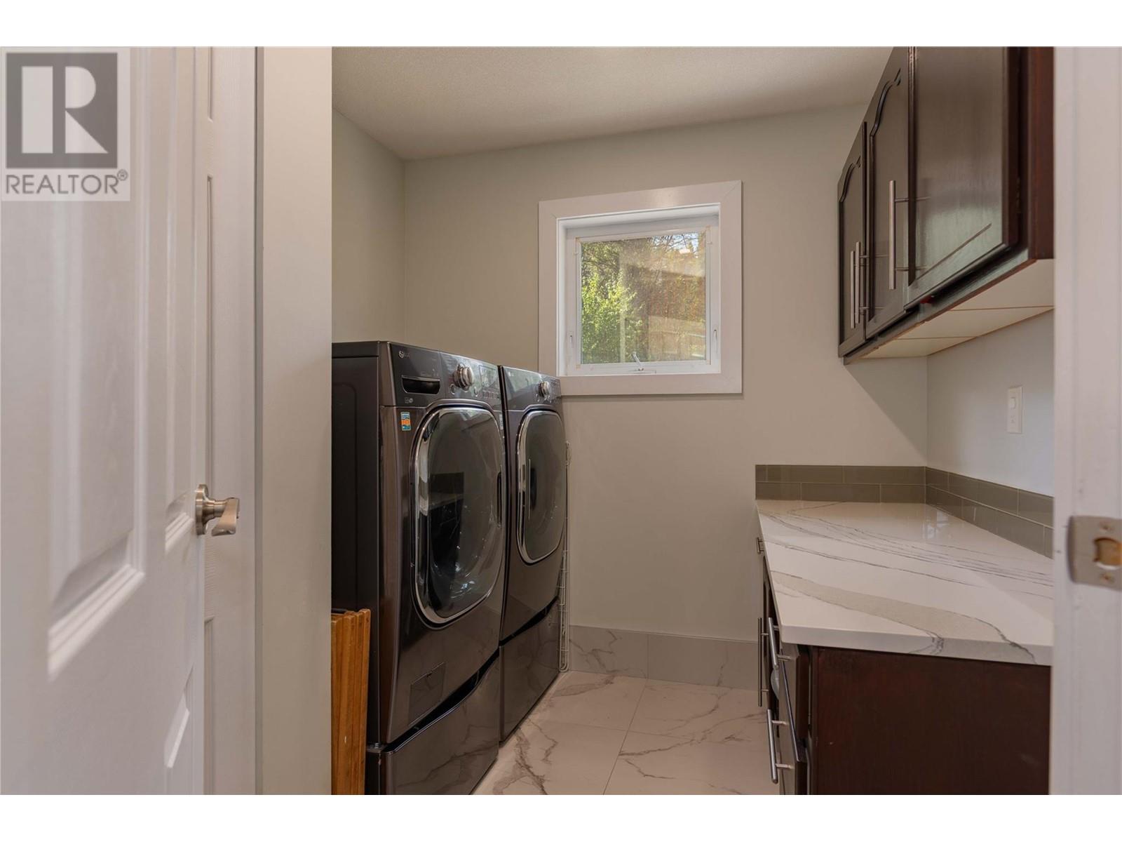 3410 Windsor Place, Castlegar, British Columbia  V1N 4E2 - Photo 44 - 10346034