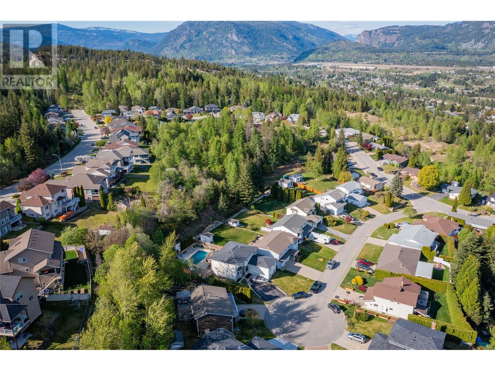 3410 Windsor Place, Castlegar, British Columbia  V1N 4E2 - Photo 64 - 10346034