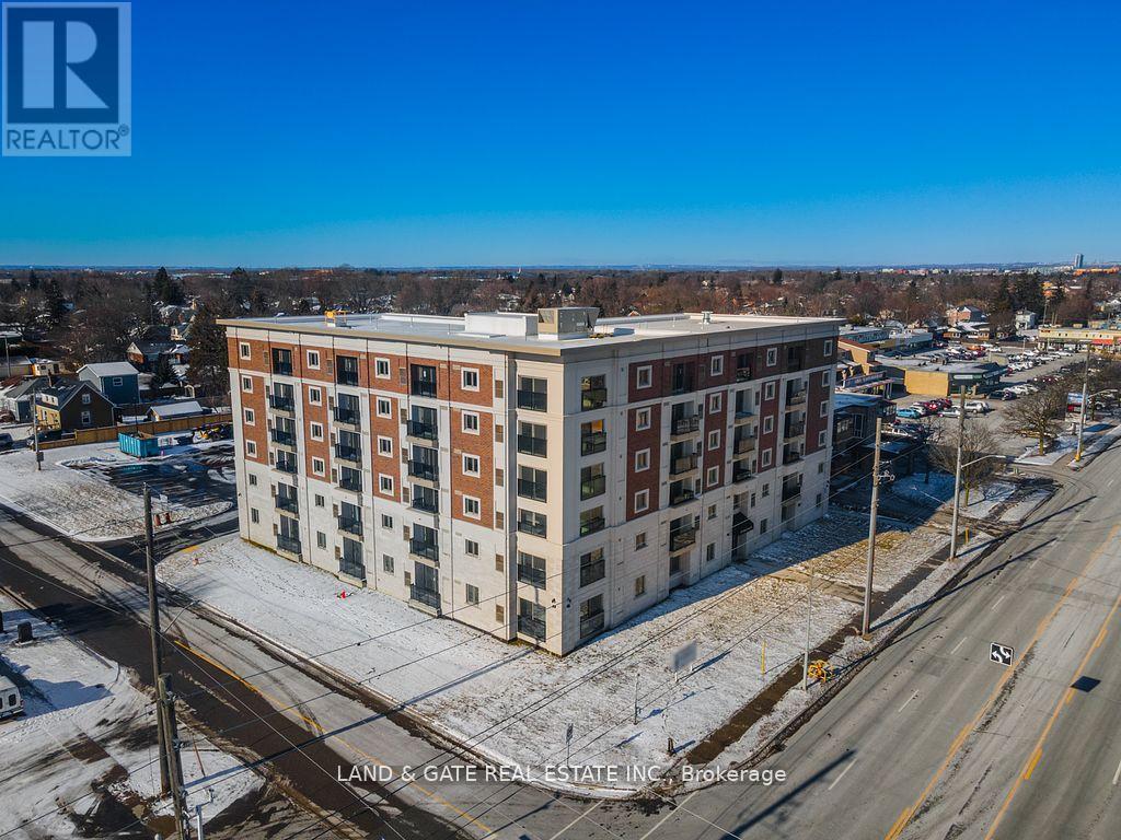 405 - 976 Simcoe Street N, Oshawa, Ontario  L1G 4W4 - Photo 2 - E12121119