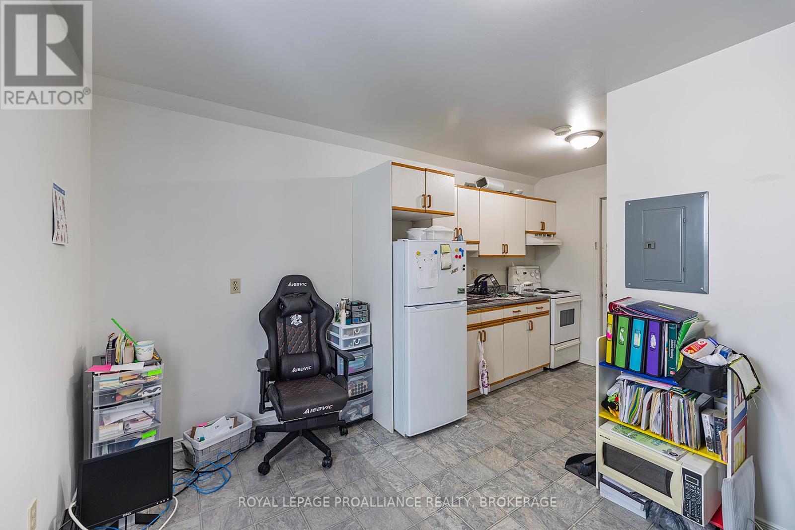241 Johnson Street, Kingston, Ontario  K7L 1Y2 - Photo 23 - X12121182