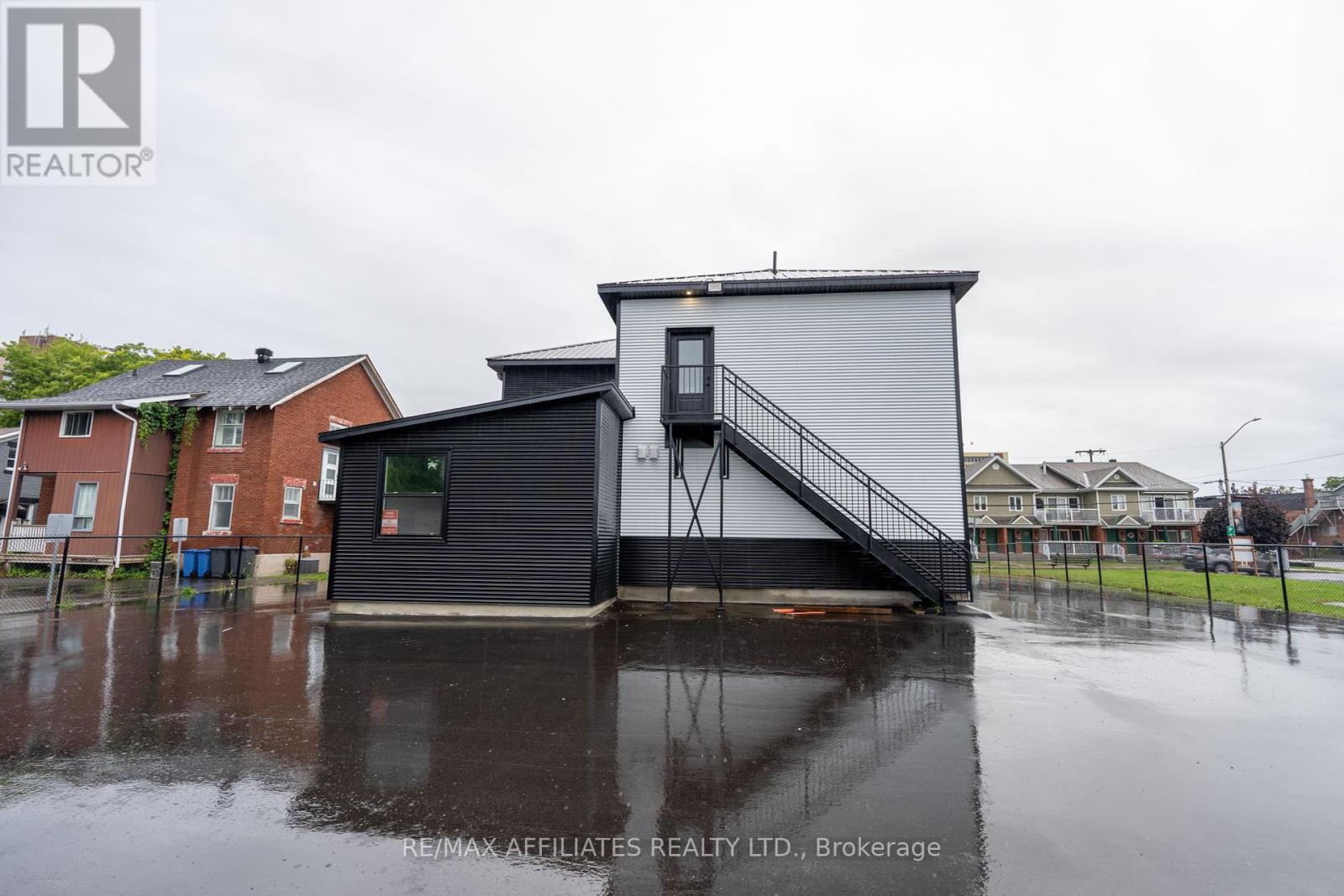 202 - 26 First Street W, Cornwall, Ontario  K6J 1B9 - Photo 12 - X12121132