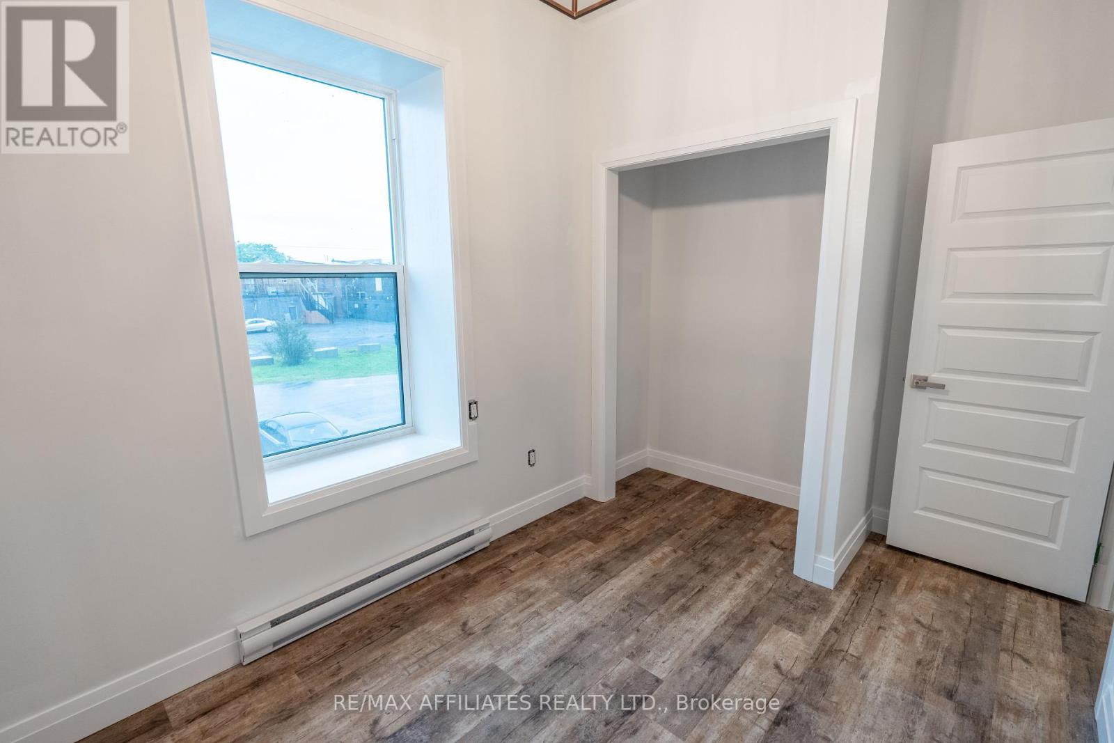 202 - 26 First Street W, Cornwall, Ontario  K6J 1B9 - Photo 8 - X12121132