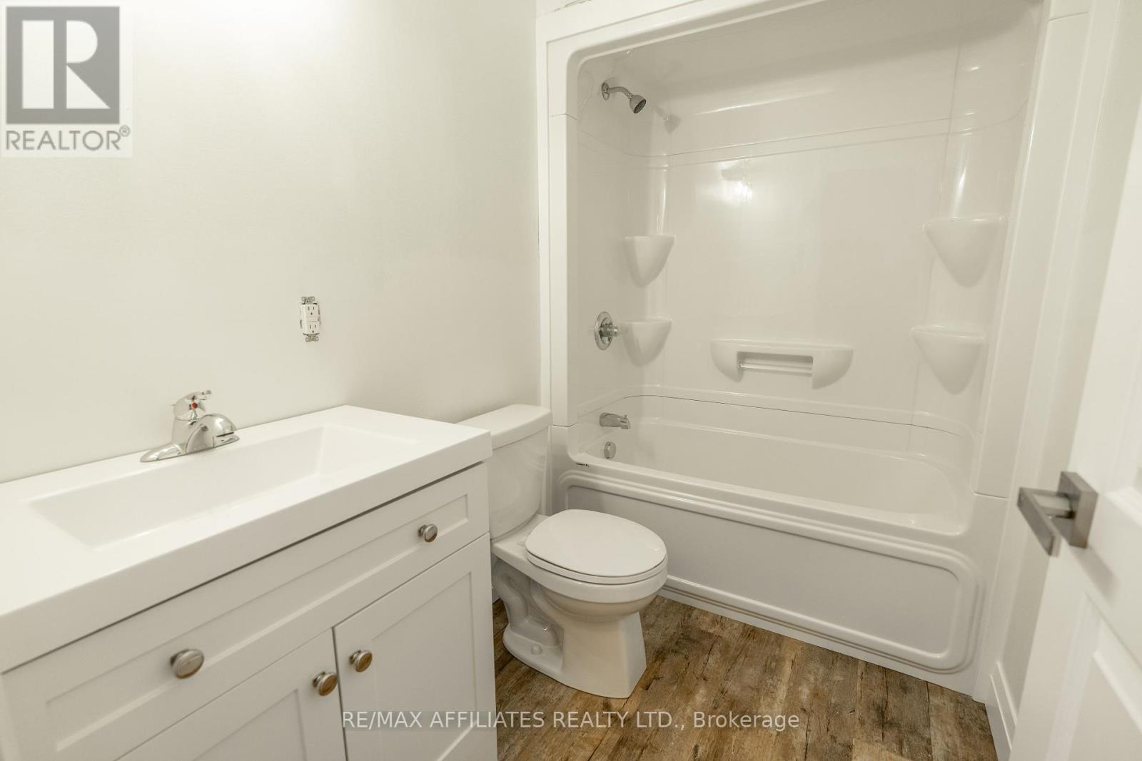 202 - 26 First Street W, Cornwall, Ontario  K6J 1B9 - Photo 9 - X12121132