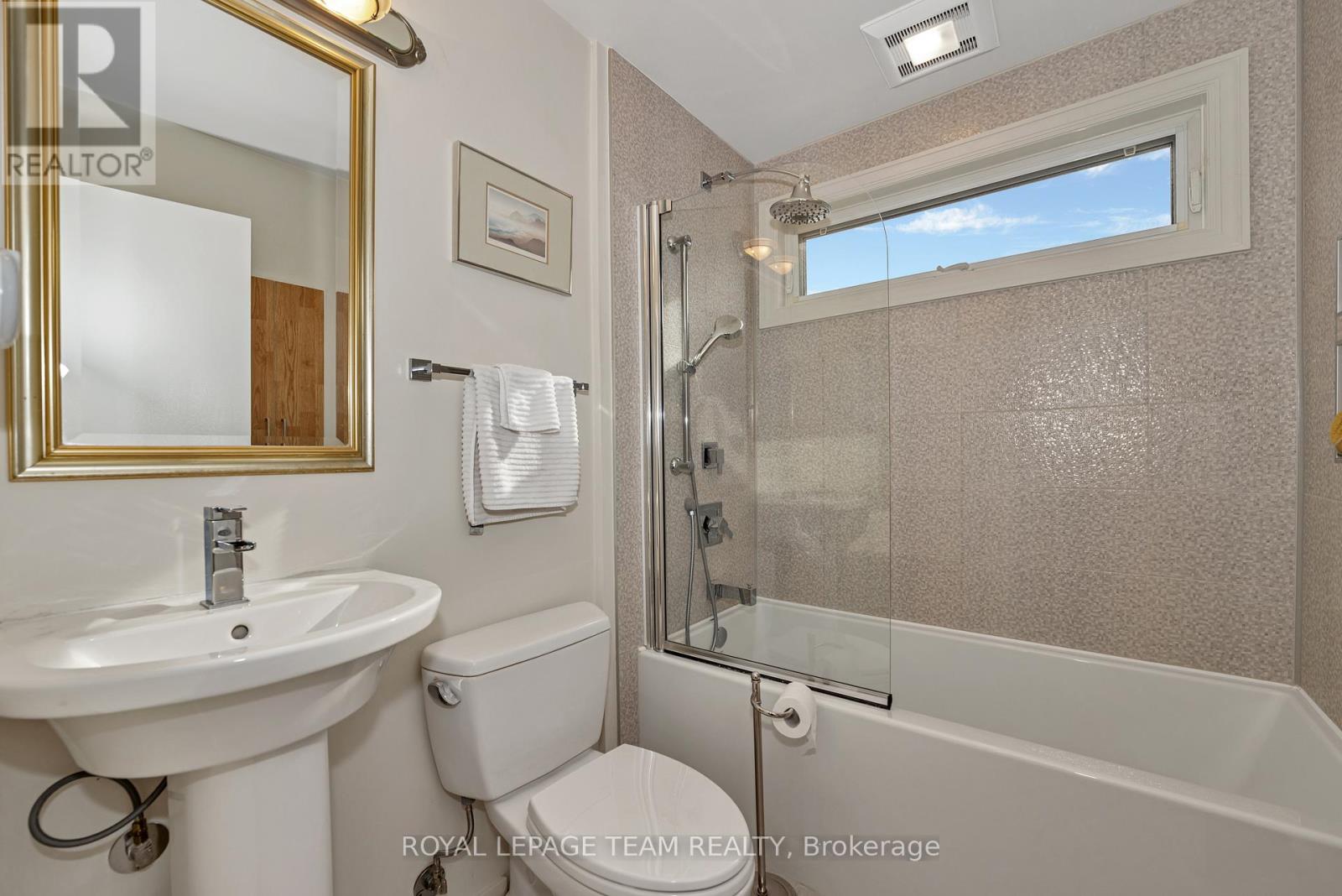 1443 Rainbow Crescent, Ottawa, Ontario  K1J 8E3 - Photo 18 - X12121177