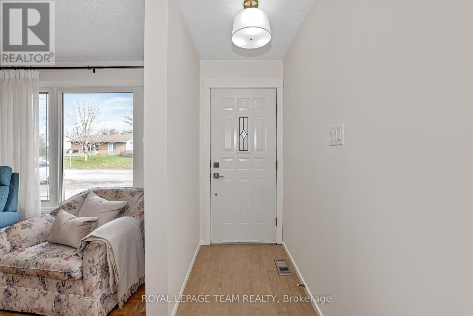 Property at 1443 RAINBOW CRESCENT image 5