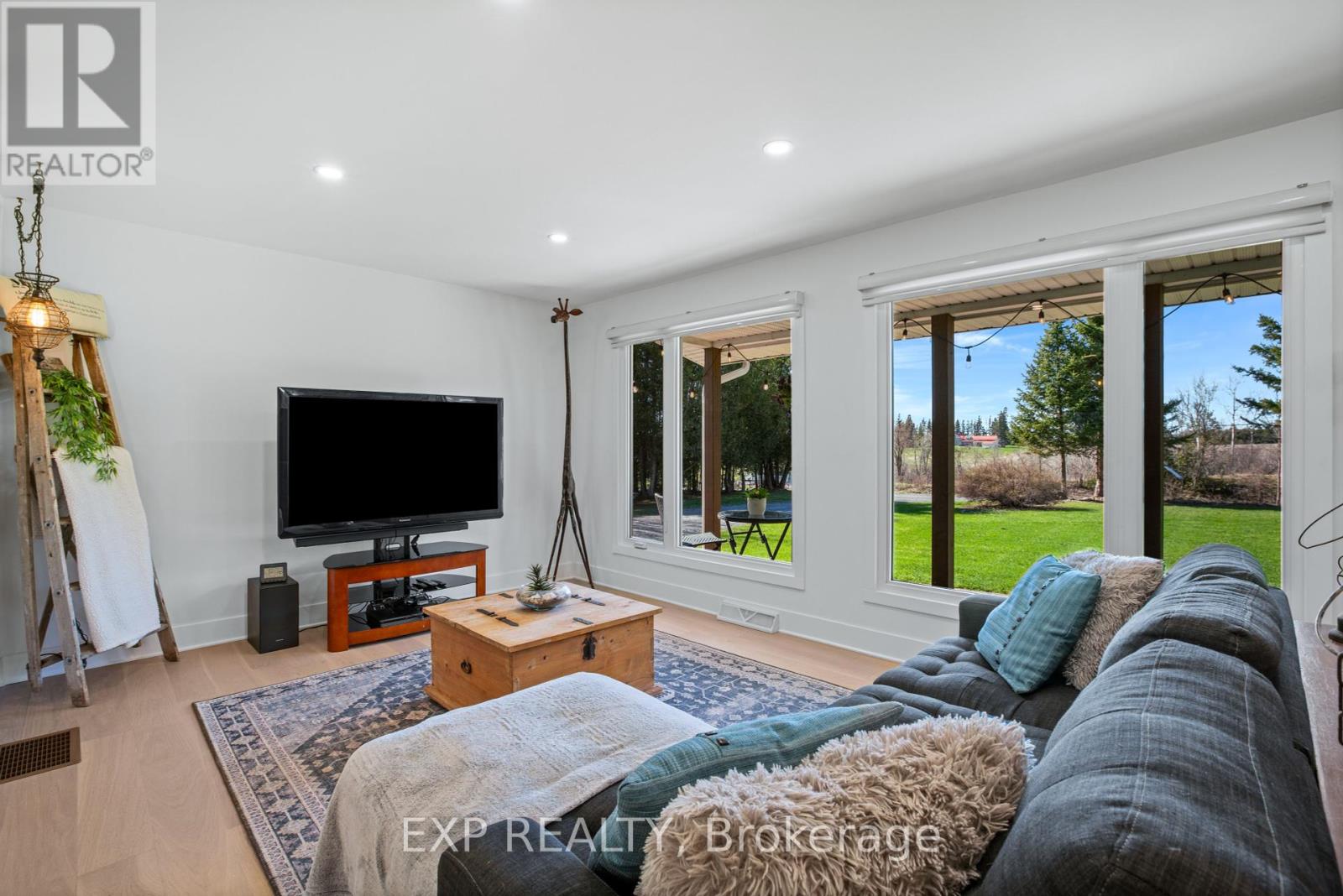 21680 Seven Hills Road Ne, North Glengarry, Ontario  K0B 1R0 - Photo 8 - X12121252