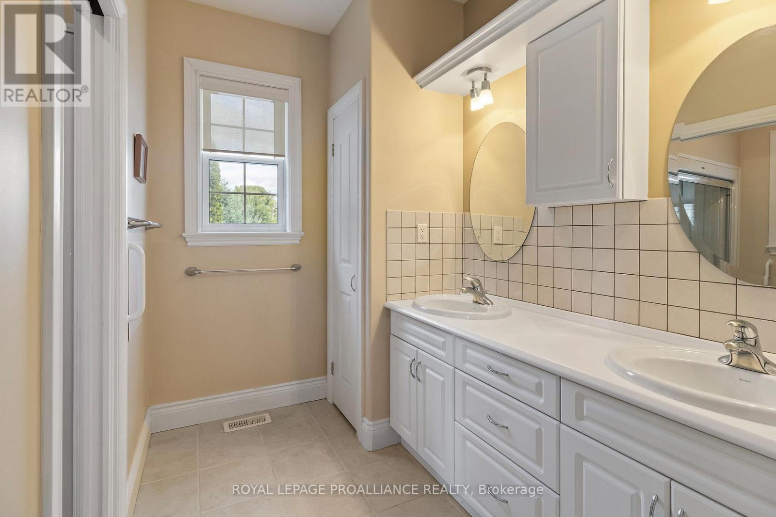 1436 Flanders Road, Brockville, Ontario  K6V 0A2 - Photo 12 - X12121204