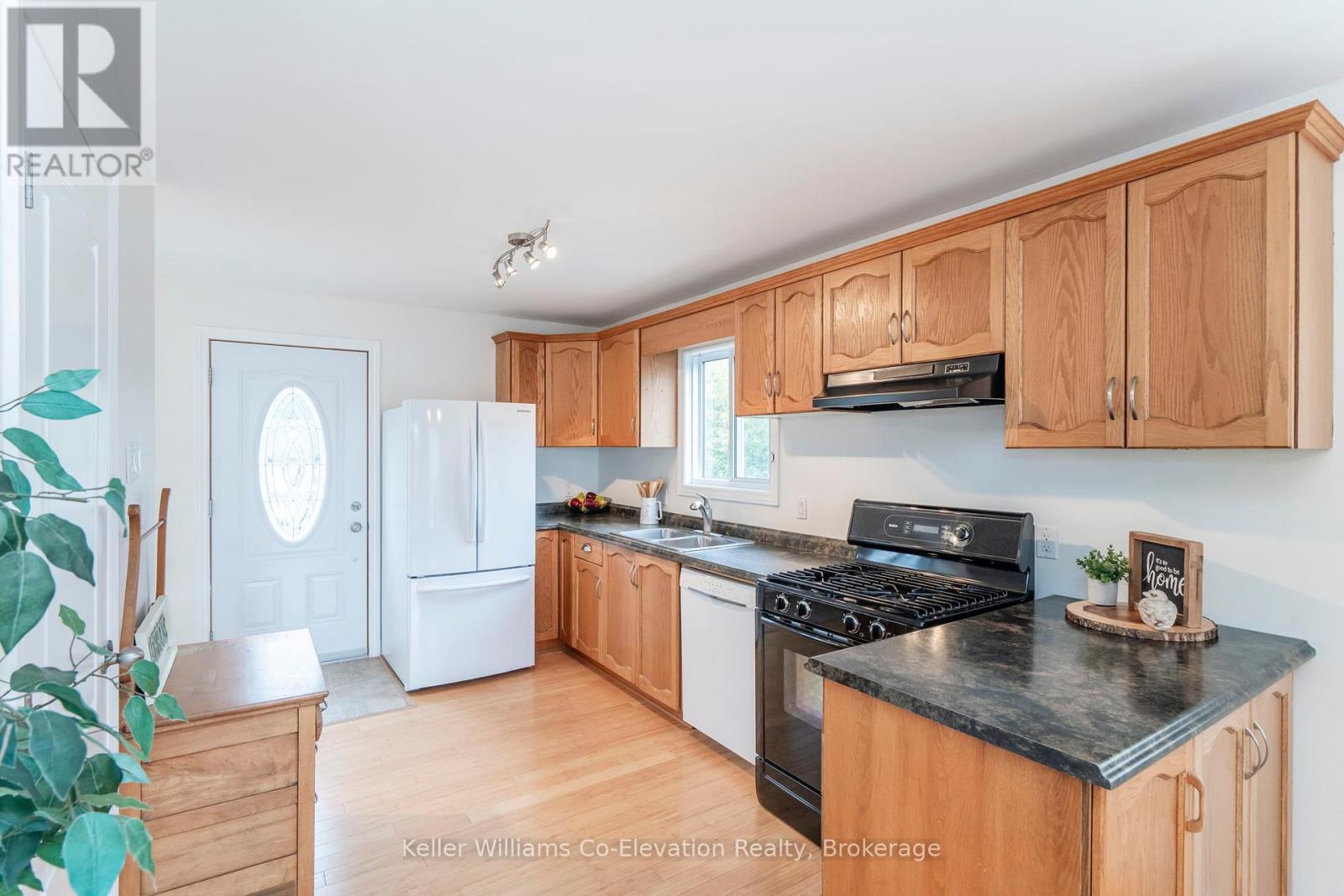 Property at 13 COBBLESTONE ROAD image 5