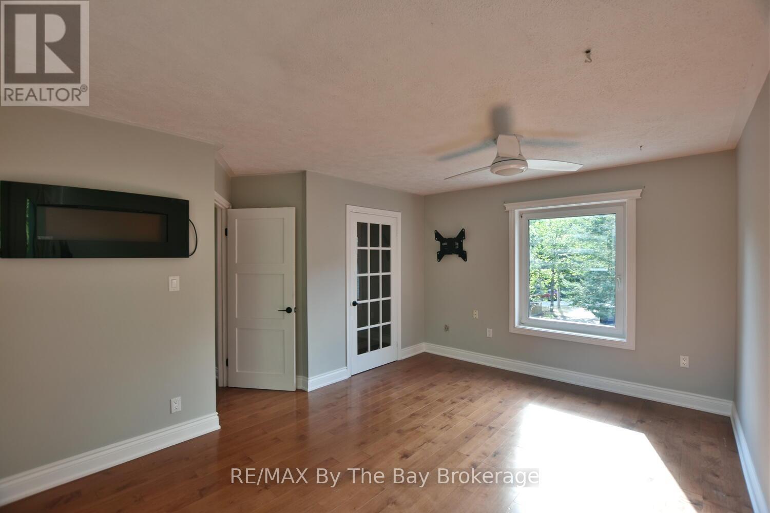 104 Knox Road E, Wasaga Beach, Ontario  L9Z 2T5 - Photo 13 - S12121253
