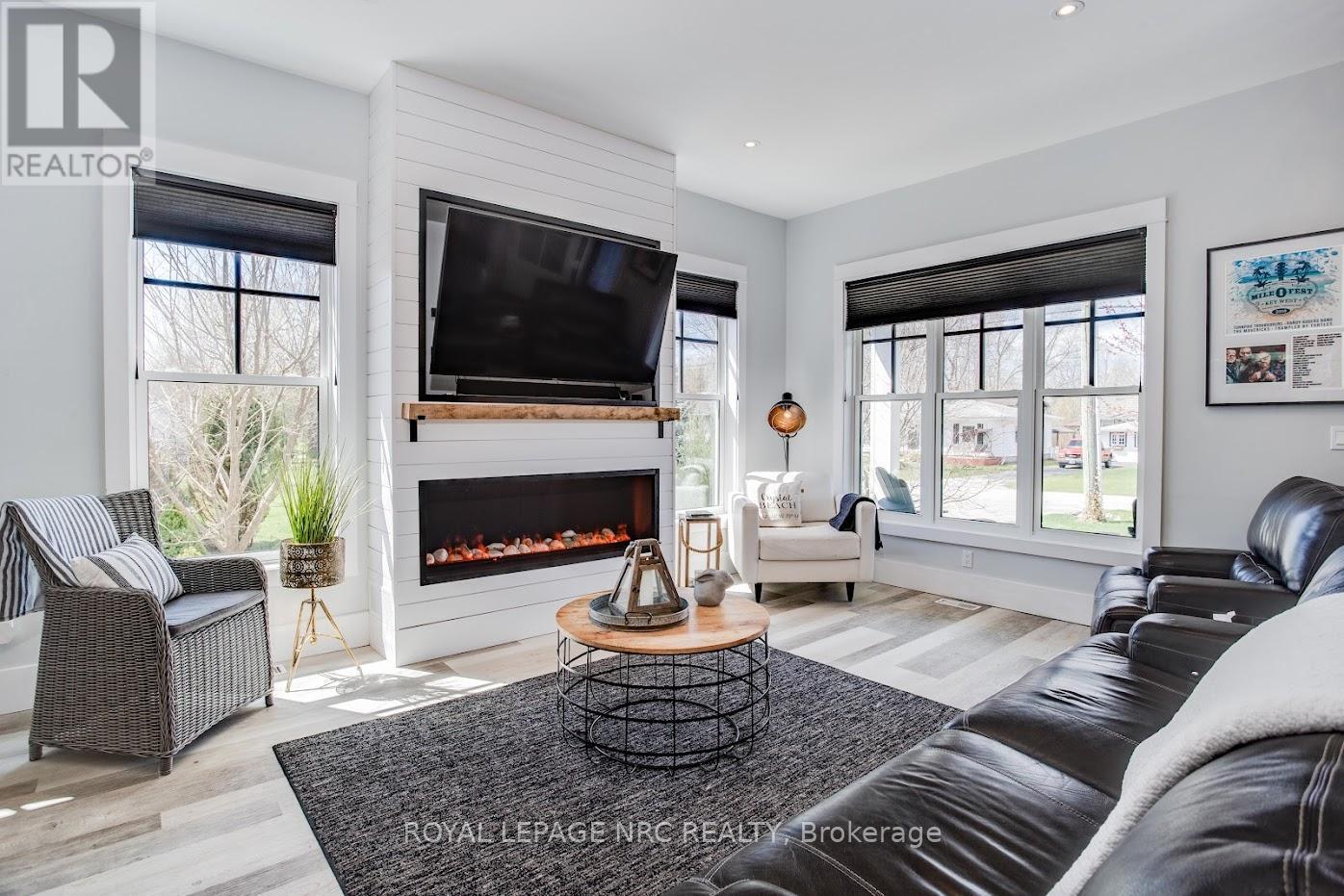 Property at 244 CHERRY HILL BOULEVARD S image 4