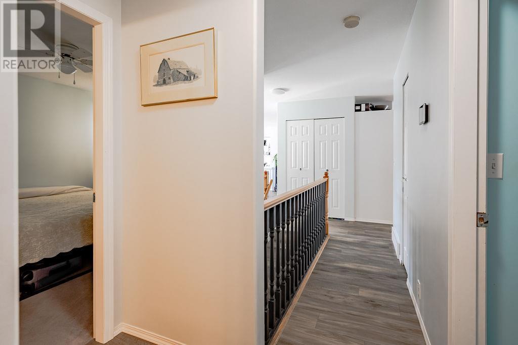 860 7th Avenue, Castlegar, British Columbia  V1N 1R9 - Photo 27 - 10344981