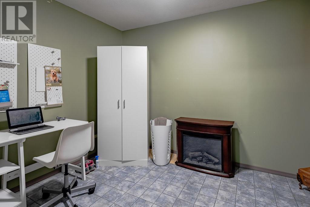 860 7th Avenue, Castlegar, British Columbia  V1N 1R9 - Photo 35 - 10344981