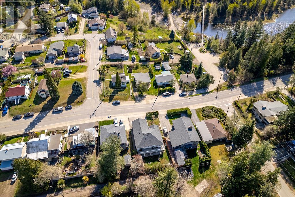 860 7th Avenue, Castlegar, British Columbia  V1N 1R9 - Photo 55 - 10344981
