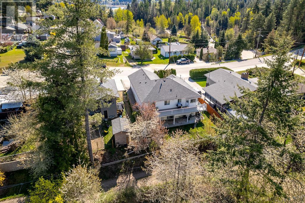 860 7th Avenue, Castlegar, British Columbia  V1N 1R9 - Photo 56 - 10344981