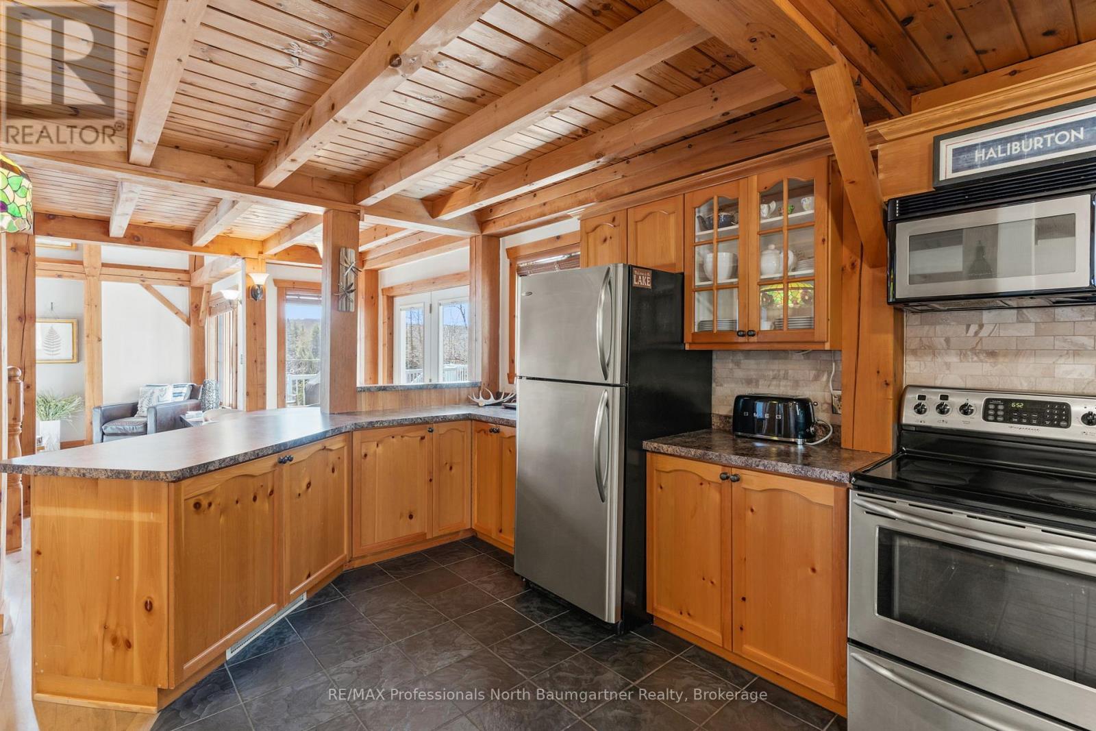 1025 Yukon Trail, Minden Hills, Ontario  K0M 2K0 - Photo 7 - X12121172
