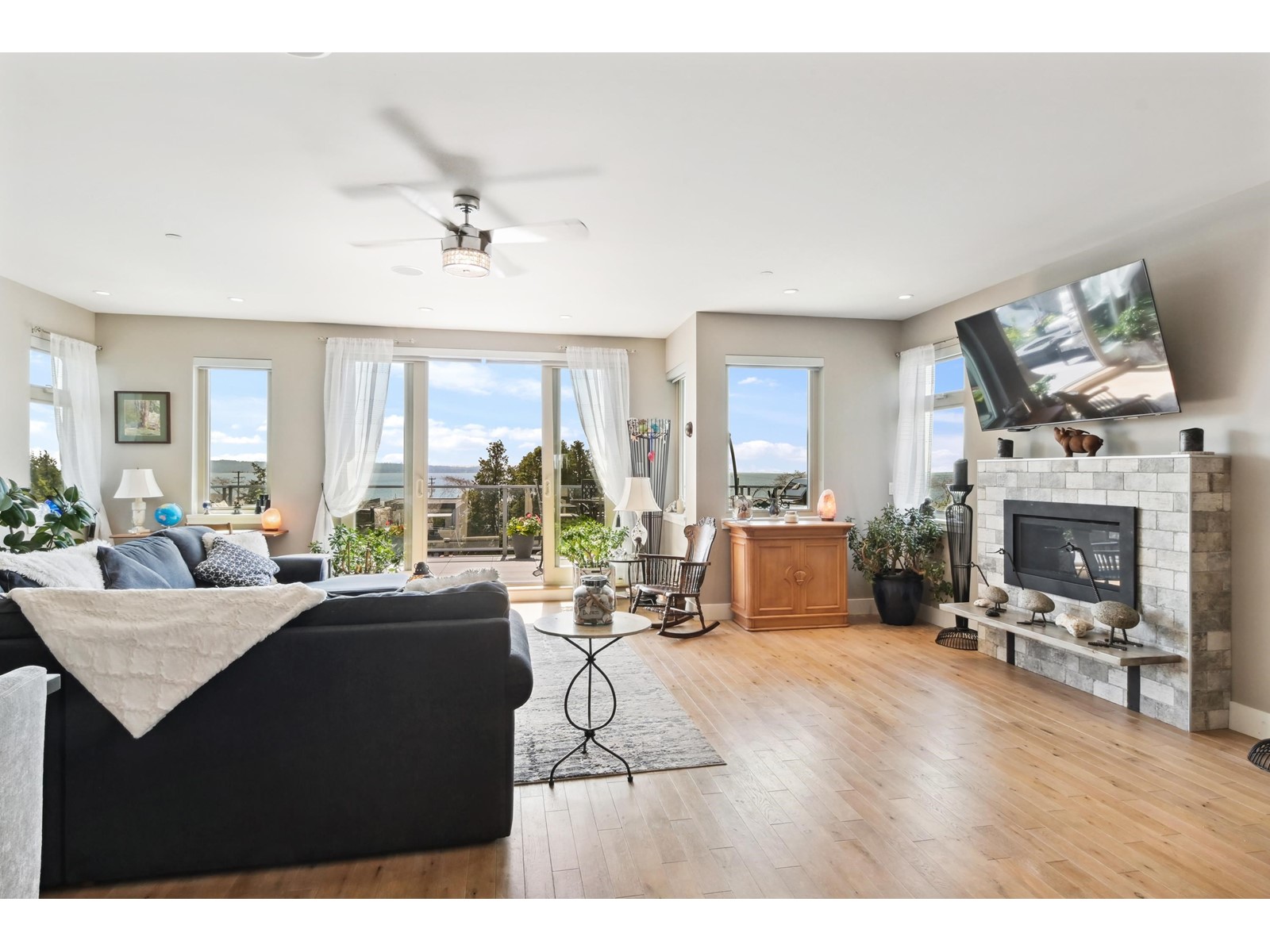 Property at 14738 MCDONALD AVENUE image 4