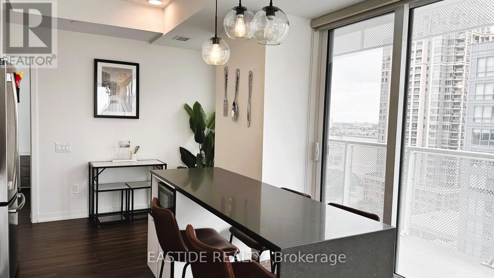 1508 - 4065 Confederation Parkway, Mississauga, Ontario  L5B 4N1 - Photo 10 - W12121037