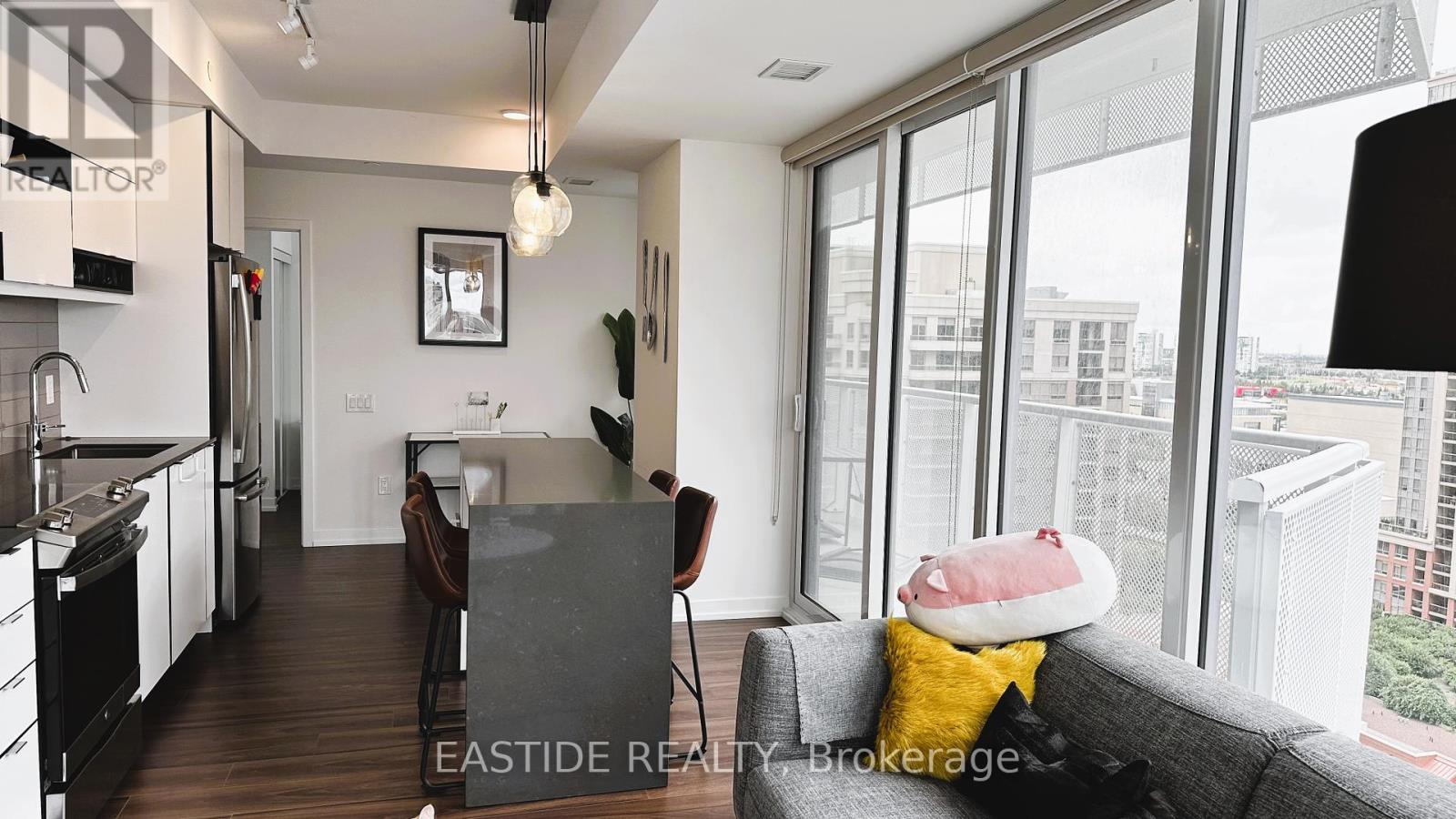1508 - 4065 Confederation Parkway, Mississauga, Ontario  L5B 4N1 - Photo 11 - W12121037