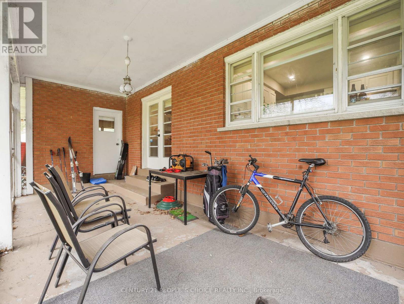 167 Blue Water Place, Burlington, Ontario  L7L 2J3 - Photo 28 - W12121065