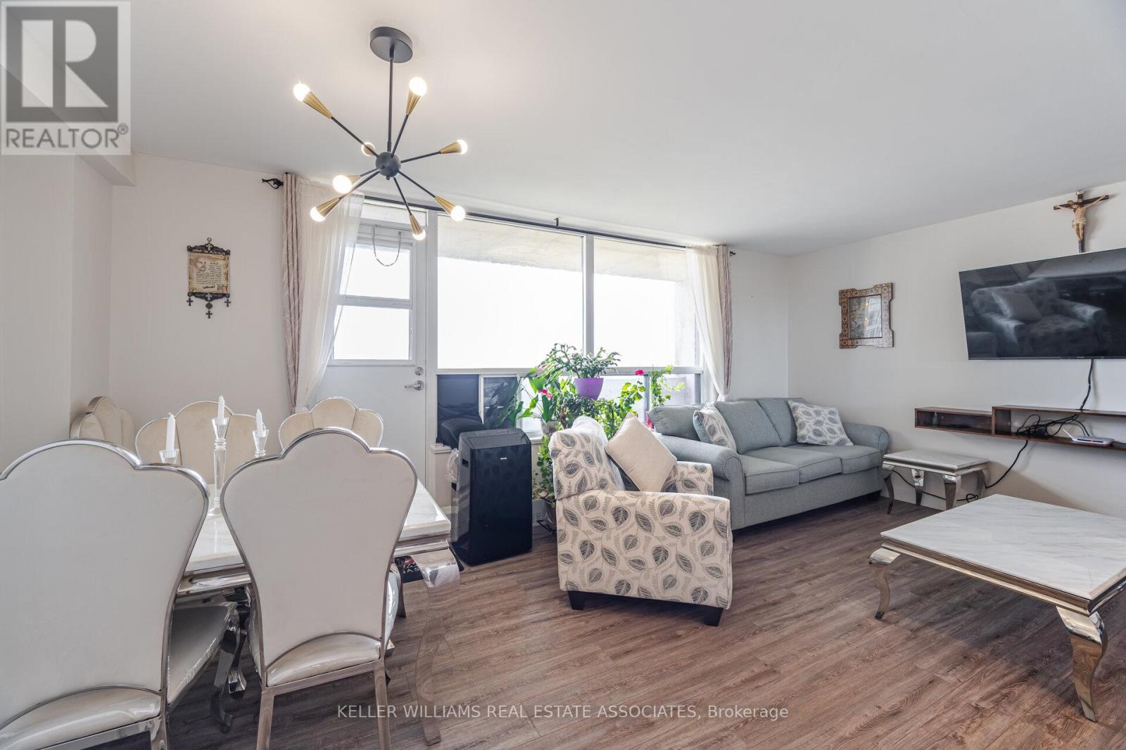 1104 - 3390 Weston Road, Toronto, Ontario  M9M 2X3 - Photo 10 - W12121078