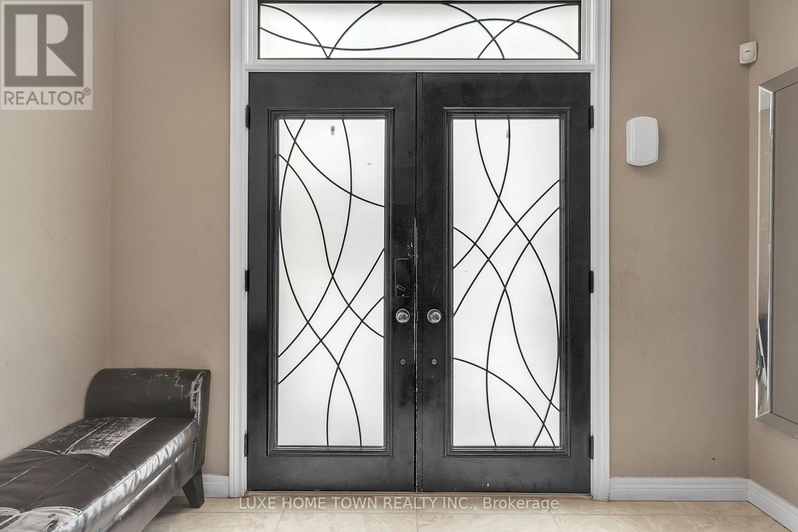 Property at 36 CHARTWELL CIRCLE image 3