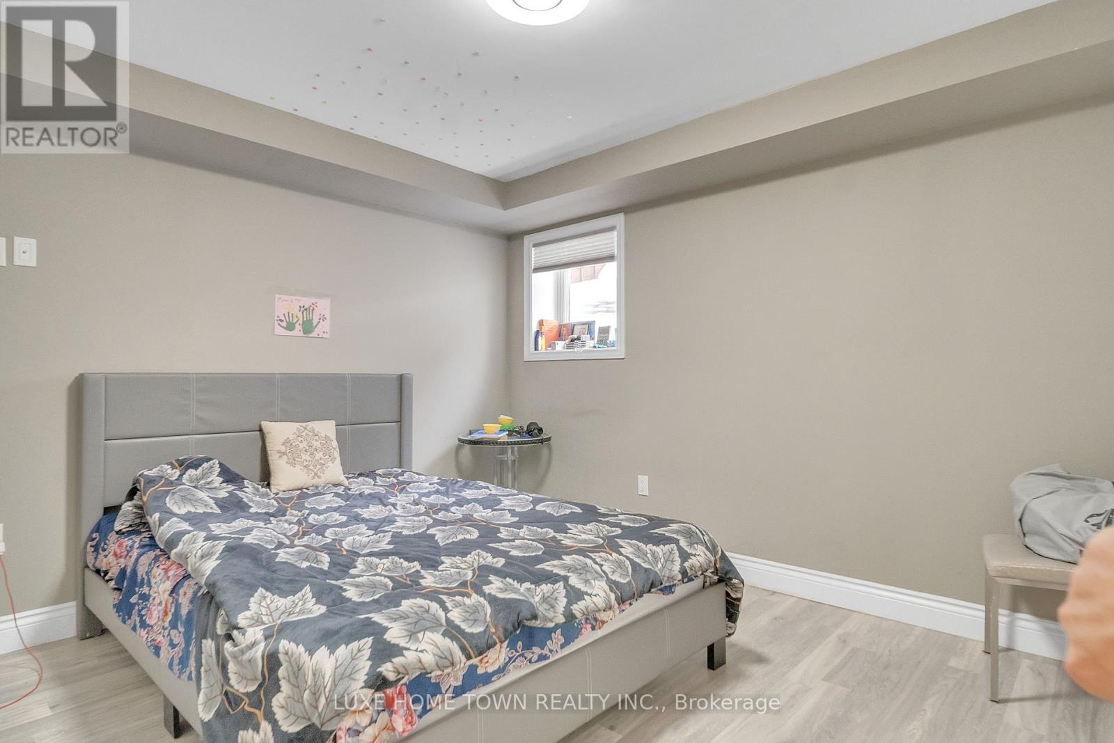 36 Chartwell Circle, Hamilton, Ontario  L9A 0B7 - Photo 41 - X12121059