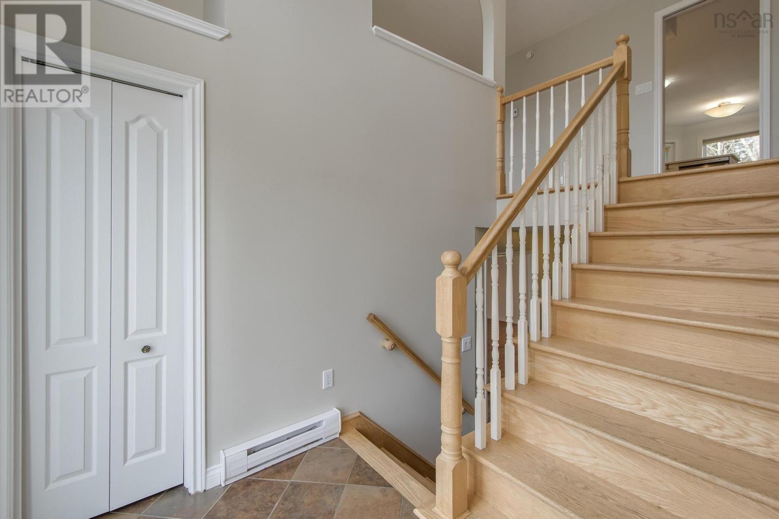 Property at 18 Atwood Terrace image 5