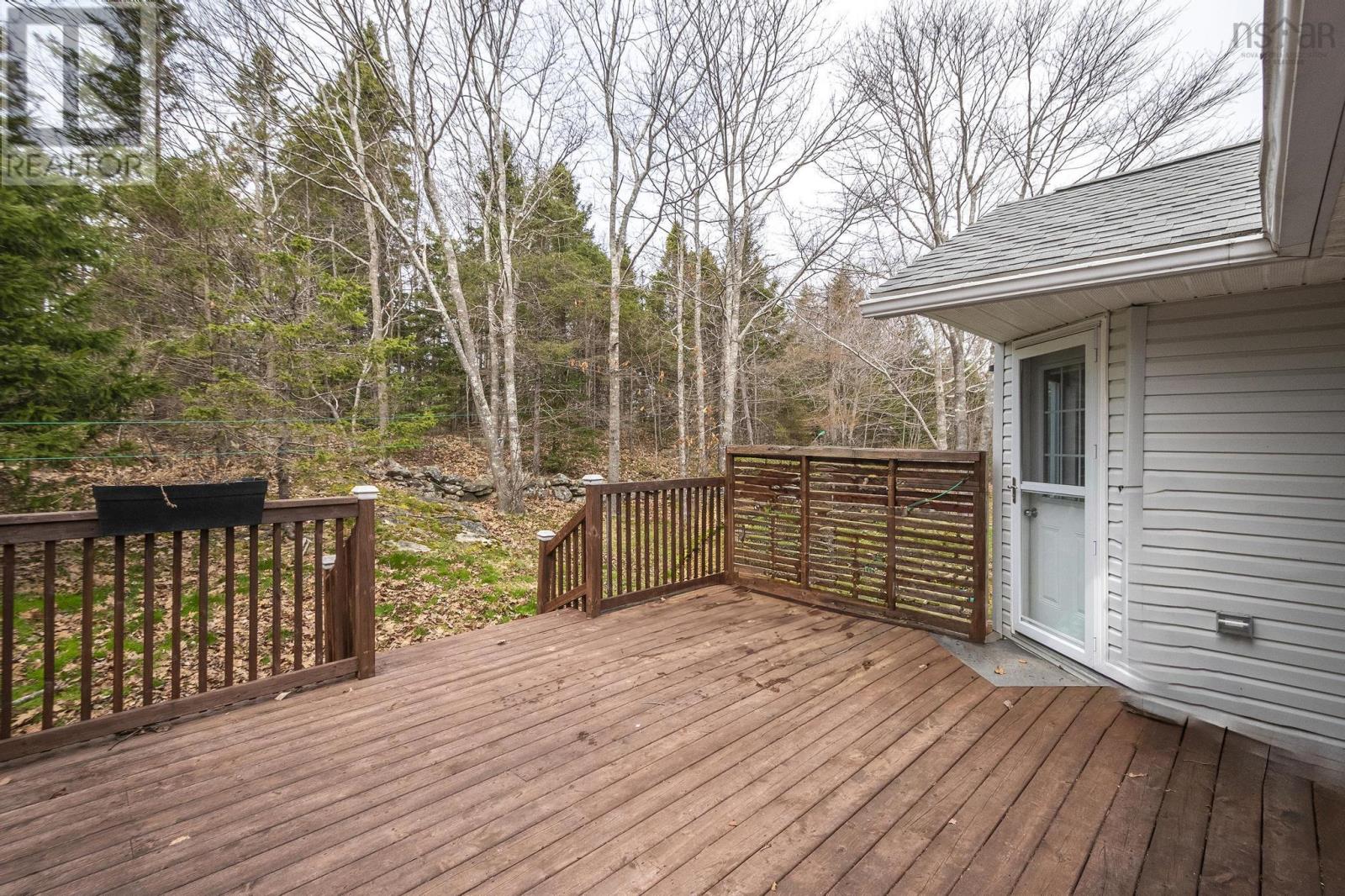 Property at 18 Atwood Terrace image 3