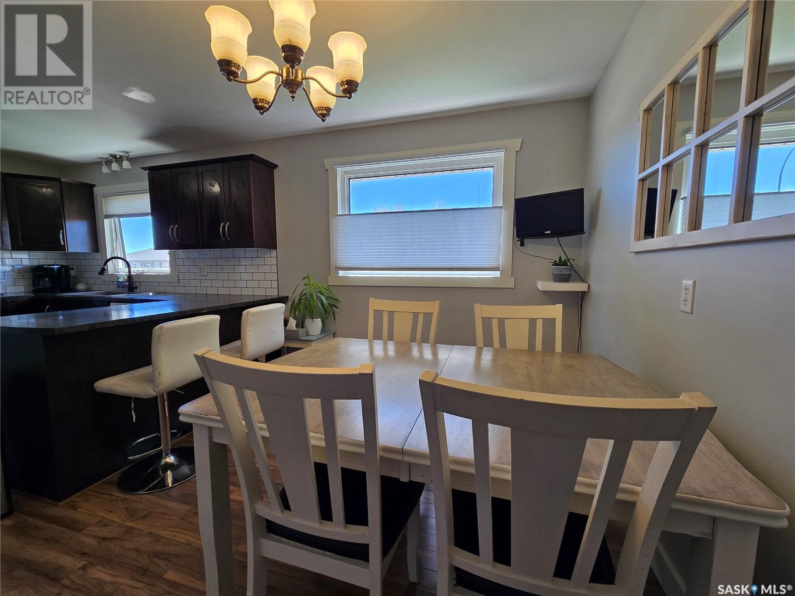 229 3rd Street, North Weyburn, Saskatchewan  S0C 1X0 - Photo 8 - SK004494