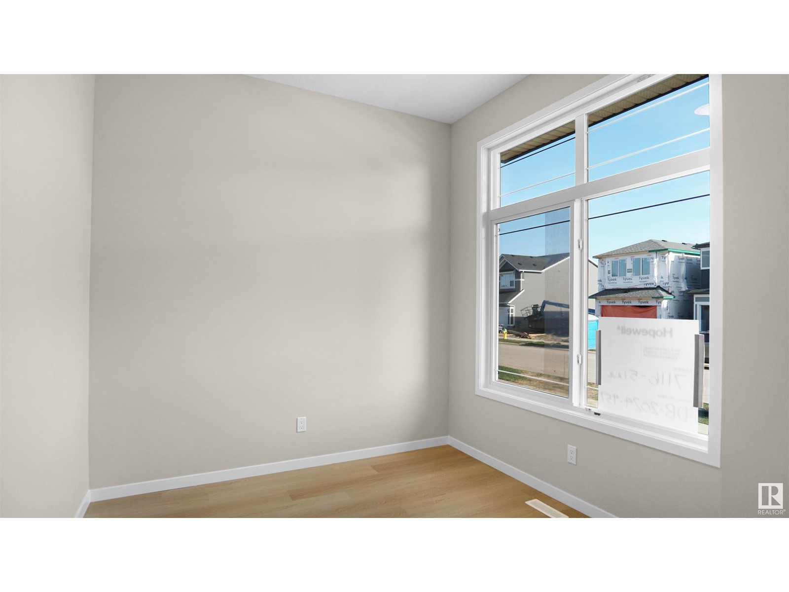 Property at 7116 51 AV image 5