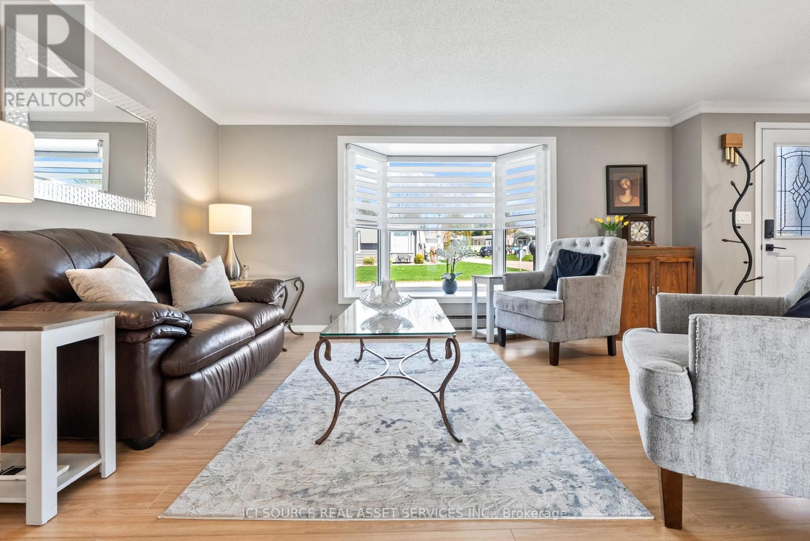 61 The Cove Road, Clarington (Bowmanville), Ontario  L1B 1B2 - Photo 4 - E12121214