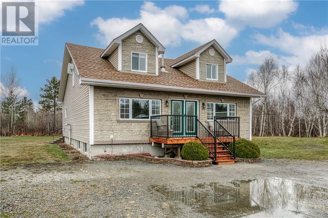 14 Red Deer Lake Road N, wahnapitae, Ontario