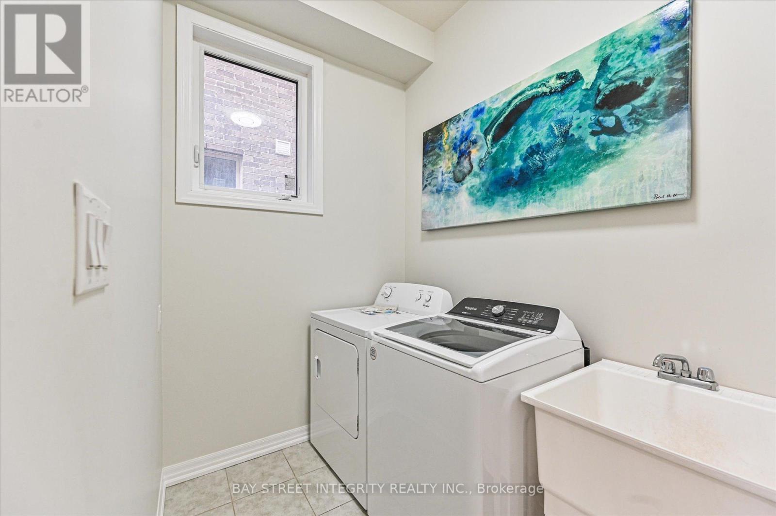 47 Vantage Loop, Newmarket, Ontario  L3X 0K9 - Photo 8 - N12121107