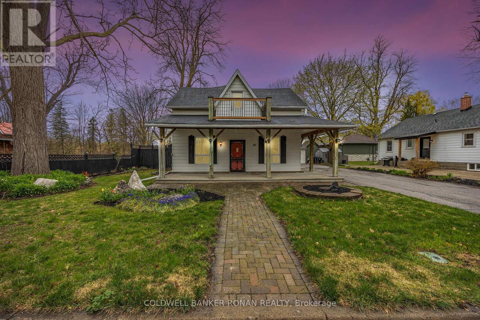 40 Queen Street, New Tecumseth, Ontario  L0G 1A0 - Photo 2 - N12121226